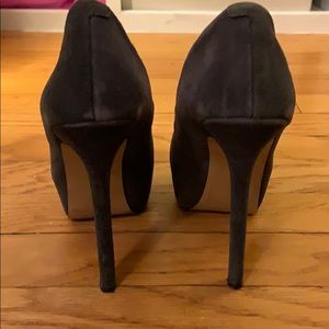 Steve Madden Shoes - Steve Madden Beautey size 6 grey suede pump Steve Madden Shoes - Steve Madden Beautey size 6 grey suede pump